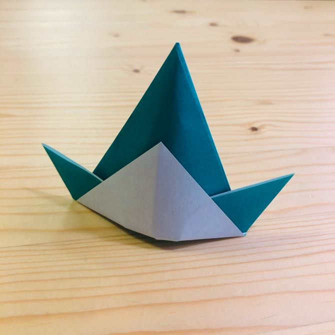 簡単折り紙 さんかくぼうし の折り方 How To Fold Origami Triangular Hat